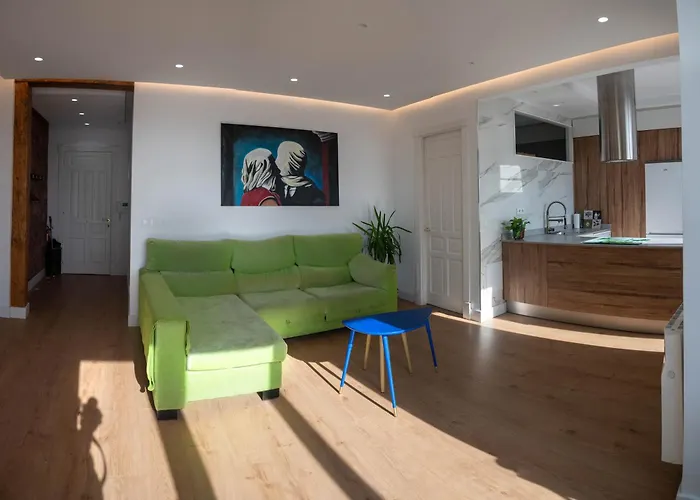 Comodo Y Moderno Piso En El Centro De Santander